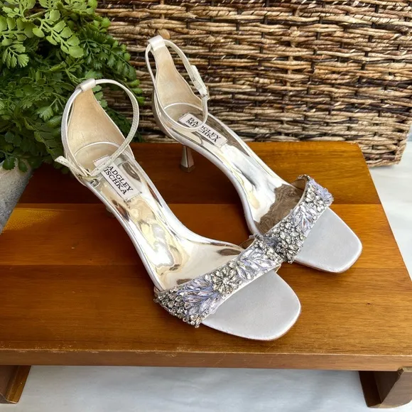 Badgley Mischka white satin embellished heels size 8