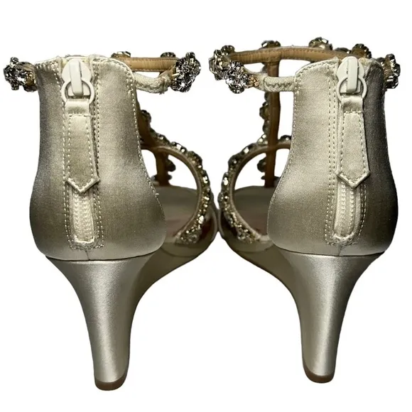 Badgley Mischka Women’s Size 7.5 Gold Satin Rhinestone Embellished Bridal Shoes