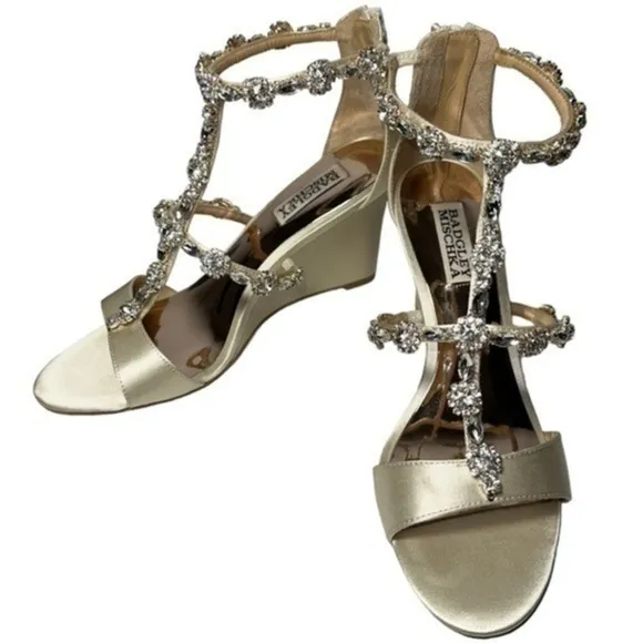 Badgley Mischka Women’s Size 7.5 Gold Satin Rhinestone Embellished Bridal Shoes