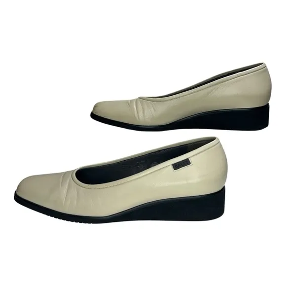 Bally - Women’s Wedge Heel, “Tignale” Leather Pump - Cream, Size 9.5N (Narrow)