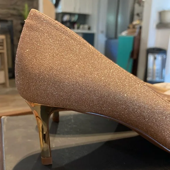 Banana Republic Madison Cat Heel Pump W/ Gold Heel Blush Pink Size 8.5