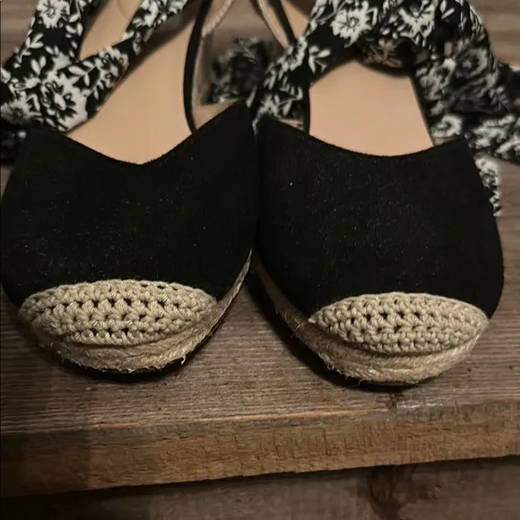 Bandolino Black and Cream Espadrille Wedge Sandals, size 10