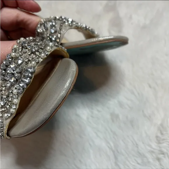 Betsey Johnson Wedding Shoes Size 8 Bridal Rhinestone Pearl Embellished Gemstone