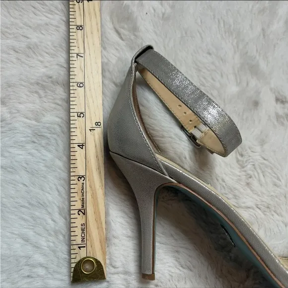 Betsey Johnson Wedding Shoes Size 8 Bridal Rhinestone Pearl Embellished Gemstone