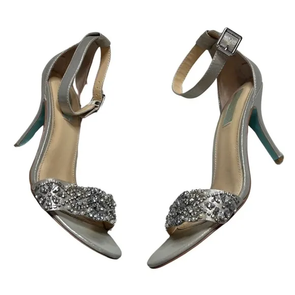 Betsey Johnson Wedding Shoes Size 8 Bridal Rhinestone Pearl Embellished Gemstone