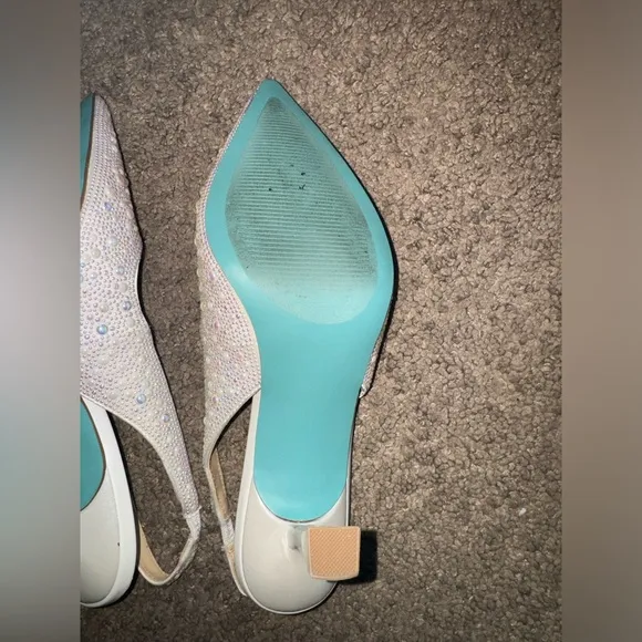 Betsey Johnson Women’s Clark Pump