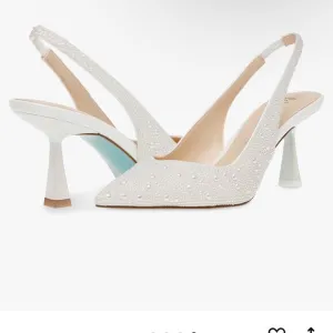 Betsey Johnson Women’s Clark Pump
