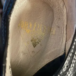 Black Leather Shoes with Gold Logo Detail Specters
