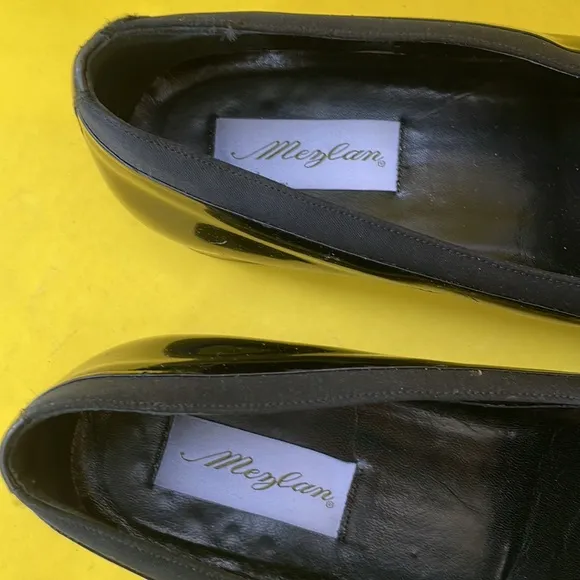Black Mezlan patent leather/satin shoes