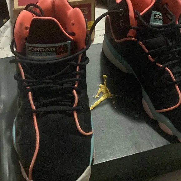 Black pink and blue jordan’s , size 6y all these shoes comes with the box btw !