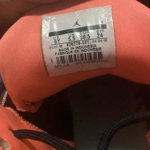 Black pink and blue jordan’s , size 6y all these shoes comes with the box btw !