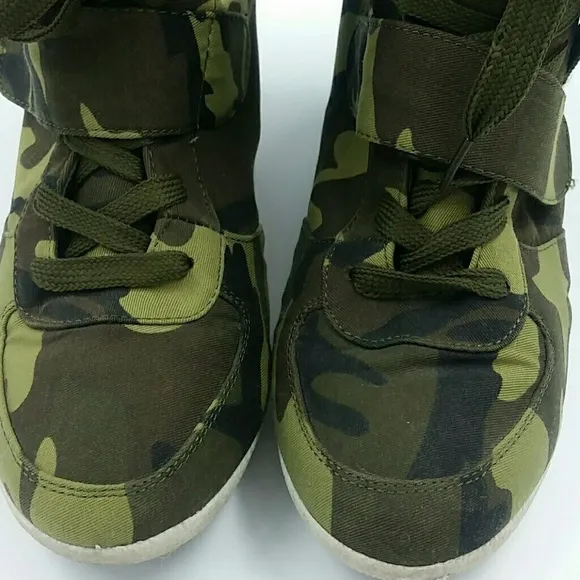 BLUE SUEDE SHOES  l Camouflage High Tops