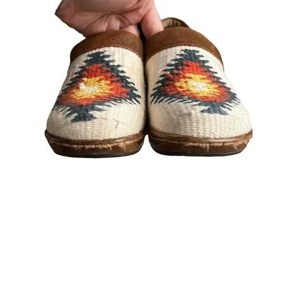 Born x Sundance - Bailie Aztec Platform Clog Slip On Shoes in White Sz 8