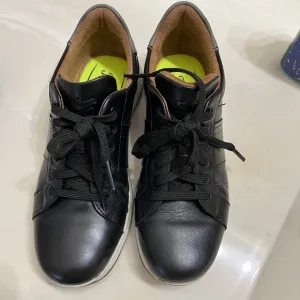 Boys Florsheim shoes, black 4Y