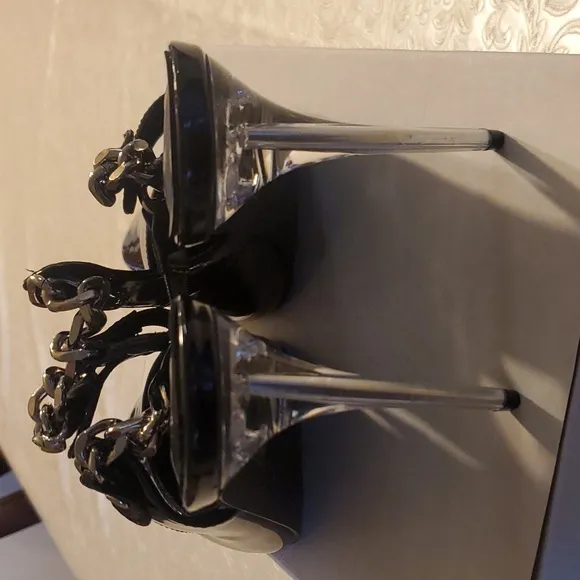 Brand new Black heel shoes super elegant and very light ✨️
