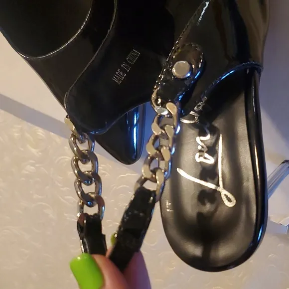 Brand new Black heel shoes super elegant and very light ✨️