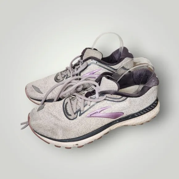 Brooks Adrenaline 20 Gts running shoe size 9.5 Wide style 1202961D030