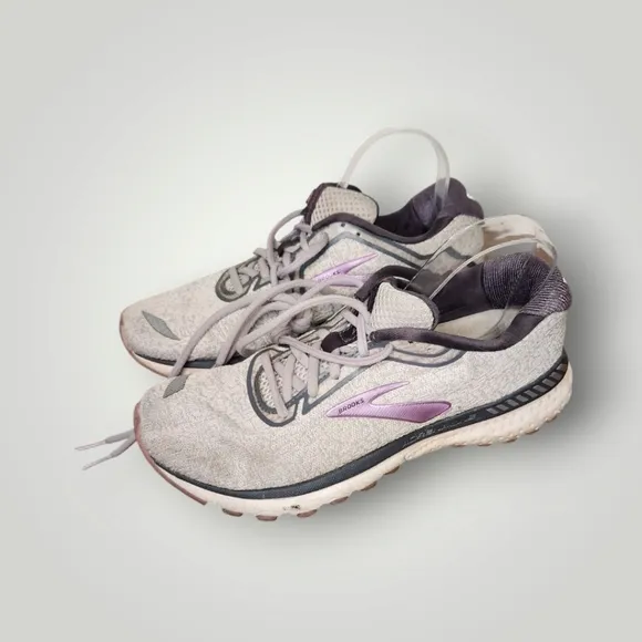 Brooks Adrenaline 20 Gts running shoe size 9.5 Wide style 1202961D030