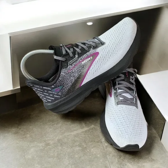 Brooks Launch 10 Running Shoes Lightweight Neutral Cushioned gray Black 8.5
