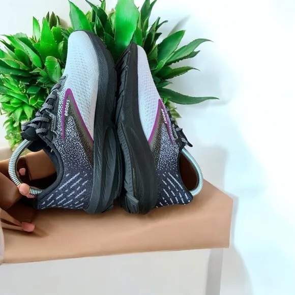 Brooks Launch 10 Running Shoes Lightweight Neutral Cushioned gray Black 8.5