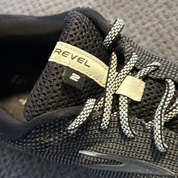 Brooks Revel 2 Men’s Black Running Shoes Size 10.5 Lightweight Mesh Sneakers