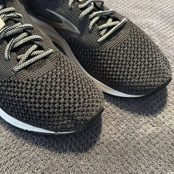 Brooks Revel 2 Men’s Black Running Shoes Size 10.5 Lightweight Mesh Sneakers