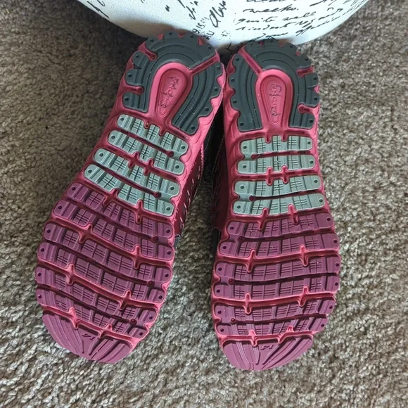 Brooks Women's Running Shoes Glycerin Black and Pink 9.5