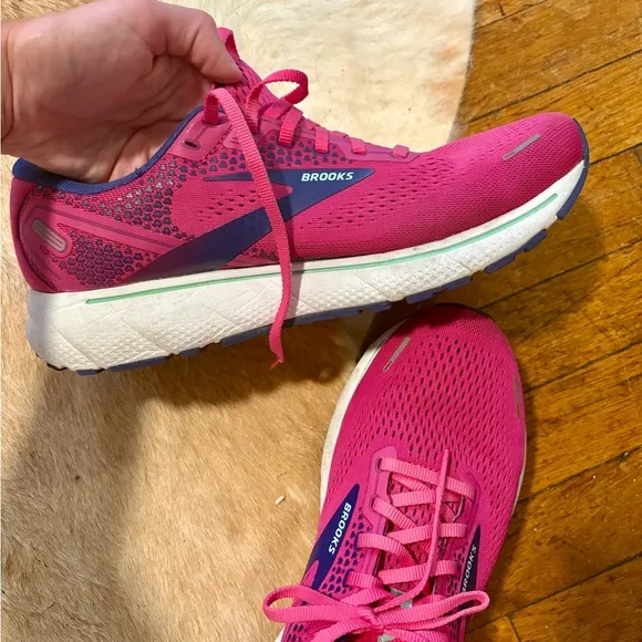 Brooks Women's size 12 Pink Running Shoes Ghost 14