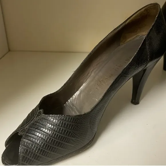 BRUNO MAGLI Brown Leather Heels with a Sleek Design