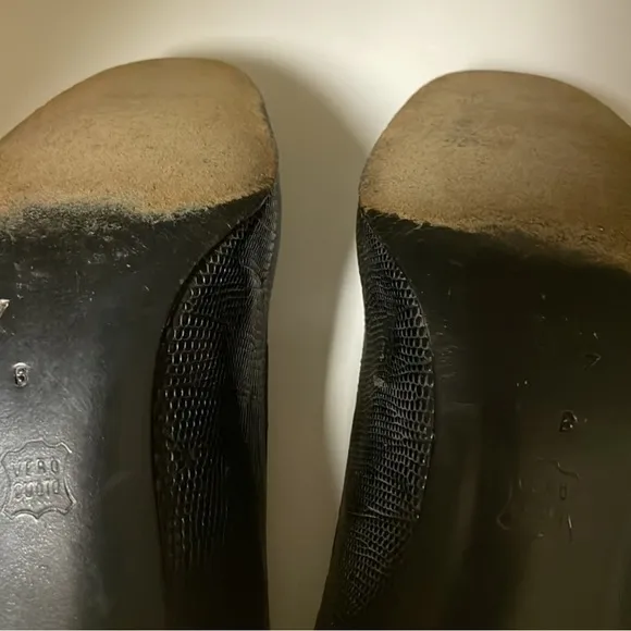 BRUNO MAGLI Brown Leather Heels with a Sleek Design