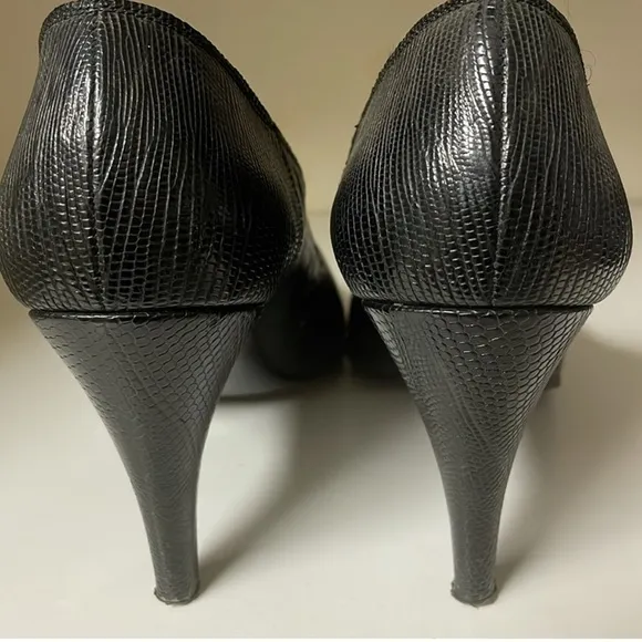 BRUNO MAGLI Brown Leather Heels with a Sleek Design