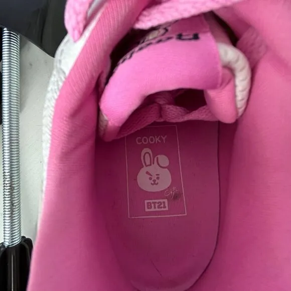 BT21 x Reebok Official Sneakers Jungkook Cooky Girls Shoes Womens Size 6