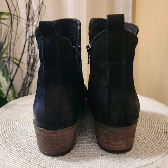 Bueno leather boots size 39.USA 8.5.Like new condition.
