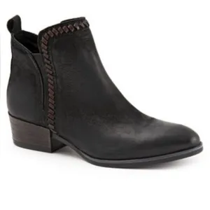Bueno leather boots size 39.USA 8.5.Like new condition.