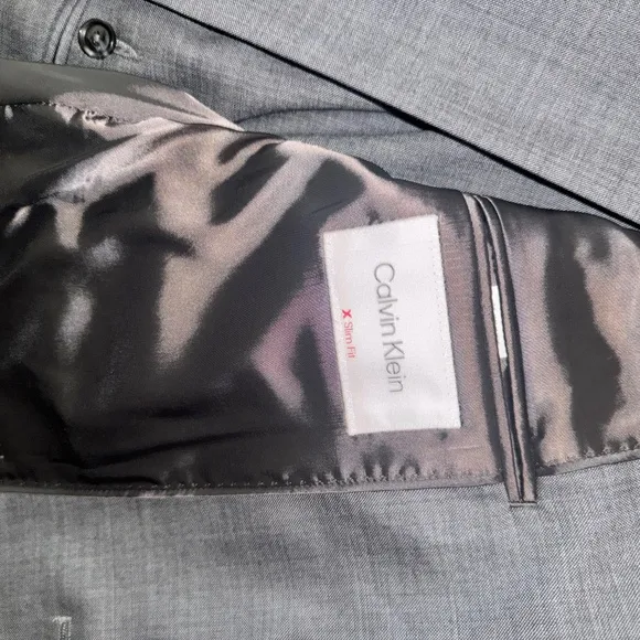 Calvin Klein Men’s Grey Suit 44S 100% Wool