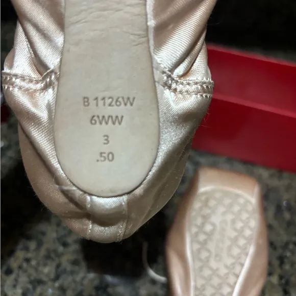Capezio Gold Ballet Pointe Shoes