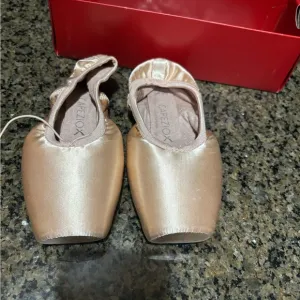 Capezio Gold Ballet Pointe Shoes