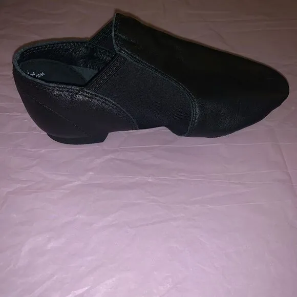 Capezio Jazz Shoes. Black. Size 5.5 M