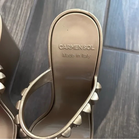 Carmen Sol Tonino Mid Studded Wedge in Gold Sz 8