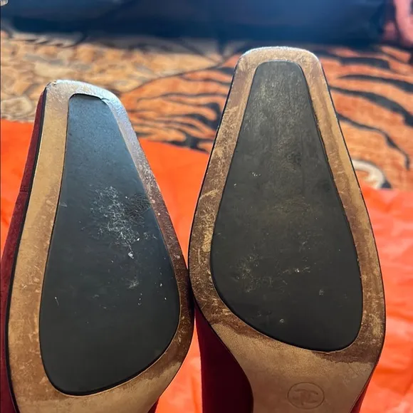 CHANEL Red Flats Elegant Suede Design