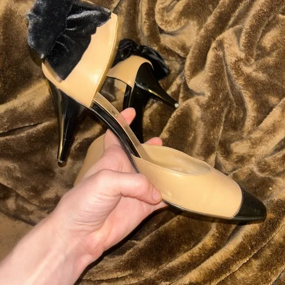 Chanel Women's Black and Tan Shoes