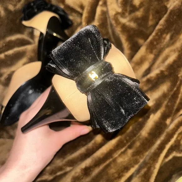 Chanel Women's Black and Tan Shoes