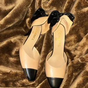Chanel Women's Black and Tan Shoes