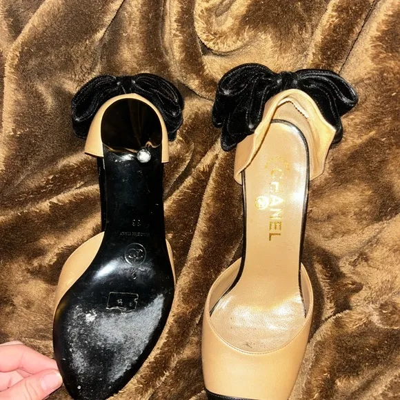 Chanel Women's Black and Tan Shoes