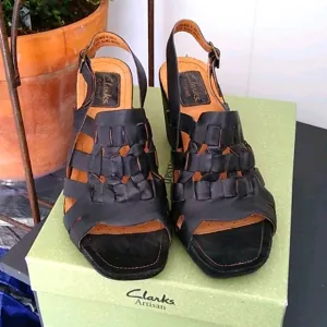 Clarks Artisan Redding Point Heel Shoes NWT