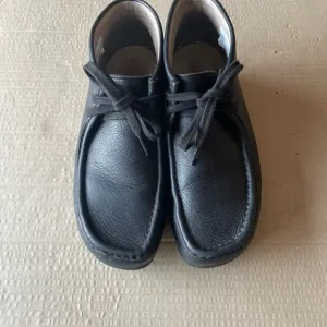Clark’s Stinson Lo Wallaby boots, black leather, 10.5