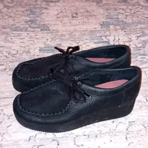 Clarks women's Black wallacraft Lo  Lace Up Shoes Size 6.5 NWTS