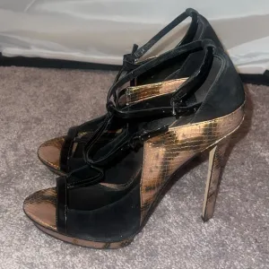 Clearance: Brian Atwood Women's Black and Brown Shoes open toe strappy size 10