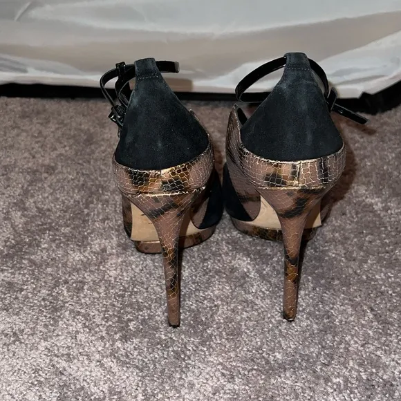 Clearance: Brian Atwood Women's Black and Brown Shoes open toe strappy size 10