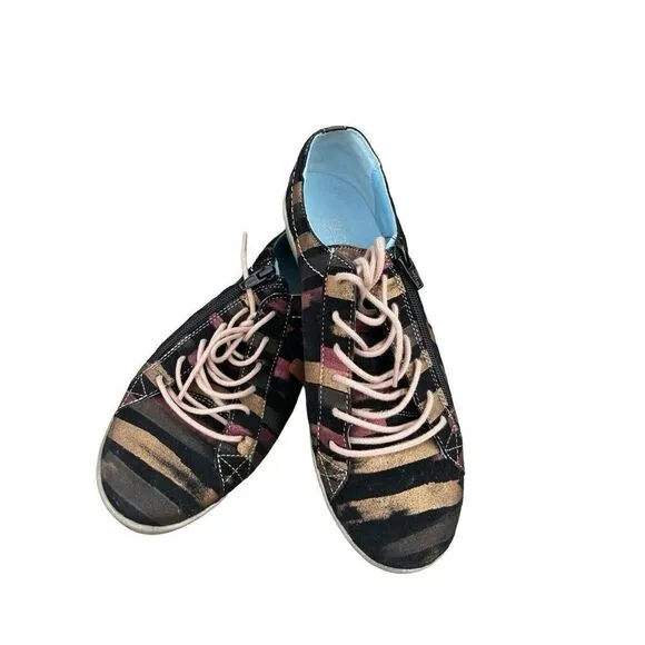 Cloud Footwear Women's Aika Fashion Sneaker 38 M EU, Black Fantasy 7.5 US